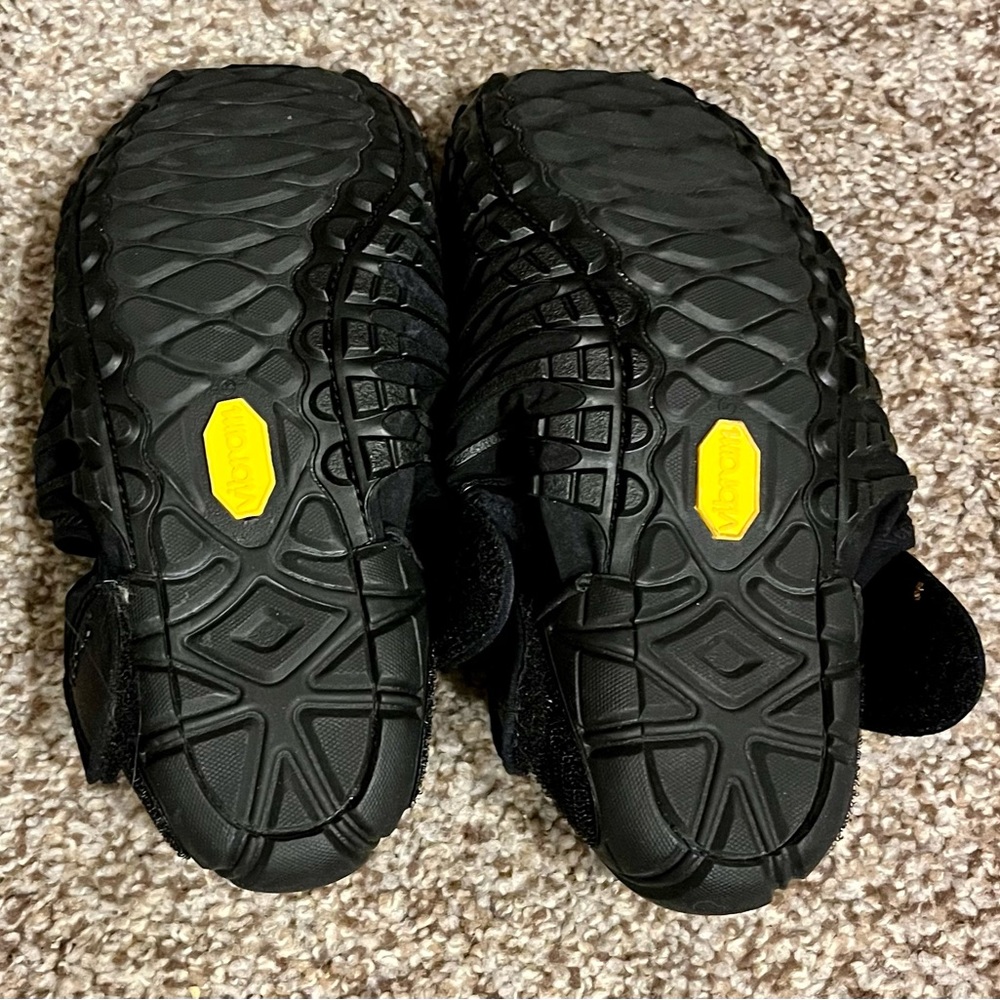 Vibram Black Furoshiki Shoes - Picture 4 of 6